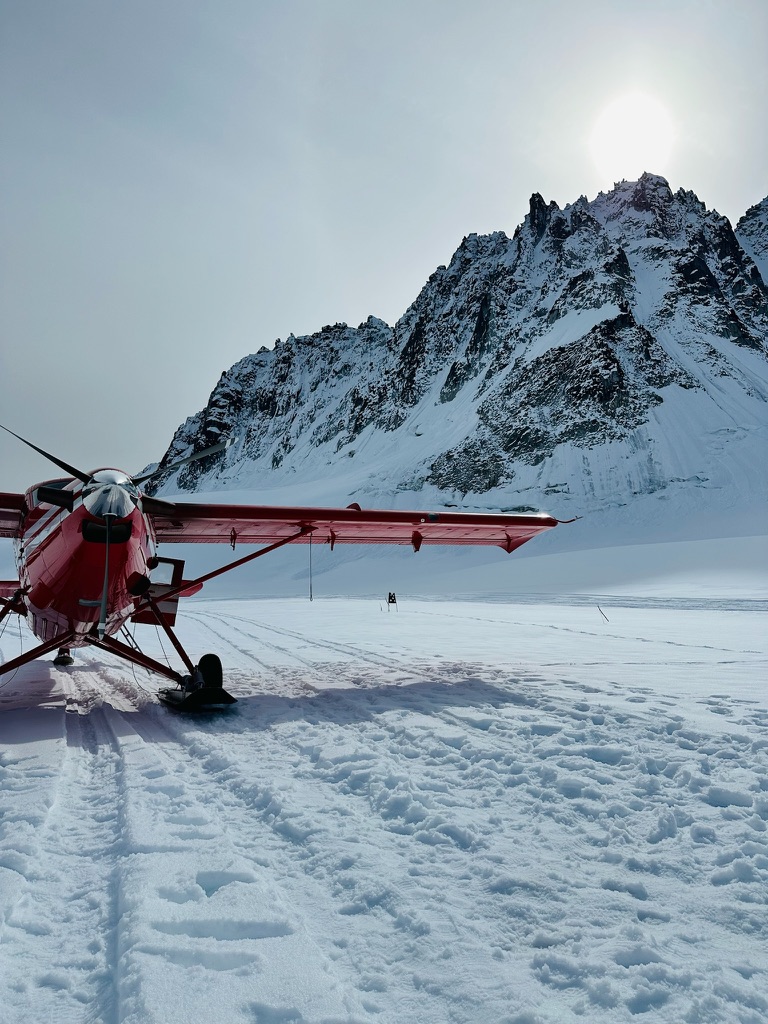 Glacier landing · ski-plane
